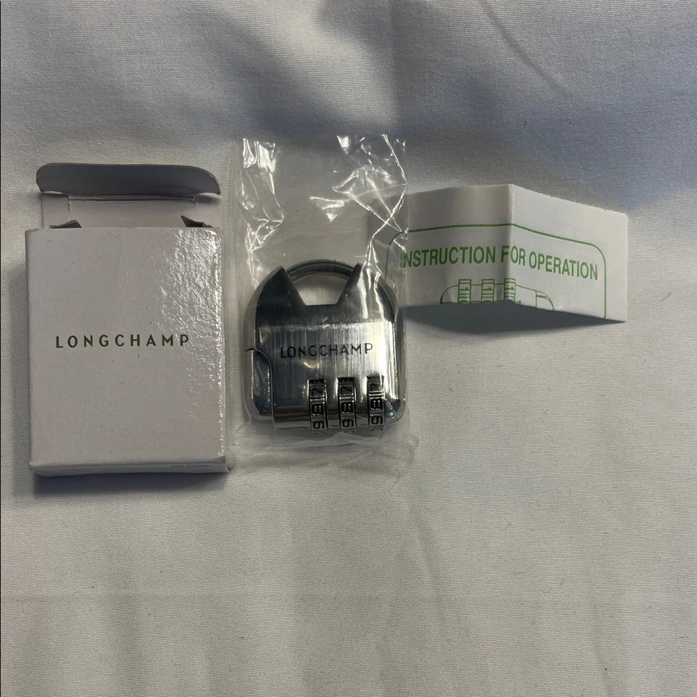 Longchamp Metallic Silver-Tone Luggage Padlock NEW - Picture 3 of 4